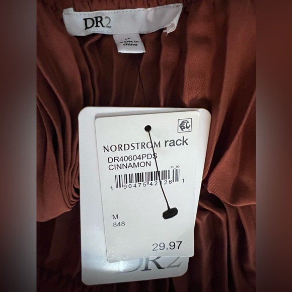 DR2 satin top and skirt - Picture 8 of 10